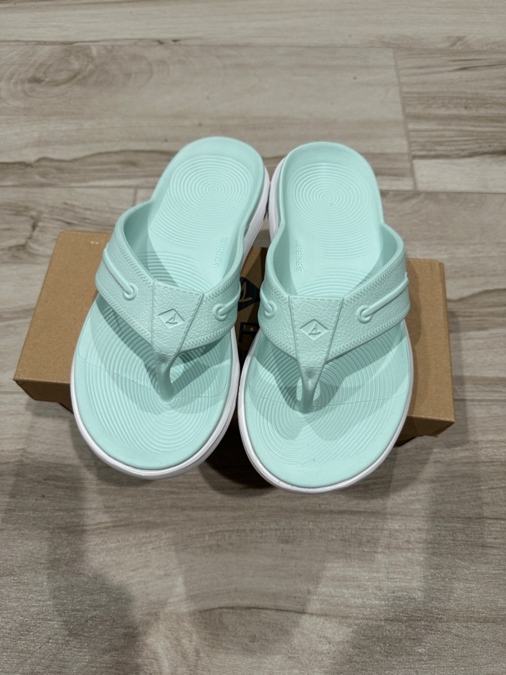 Sperry Mint Green Flip Flop Sandals